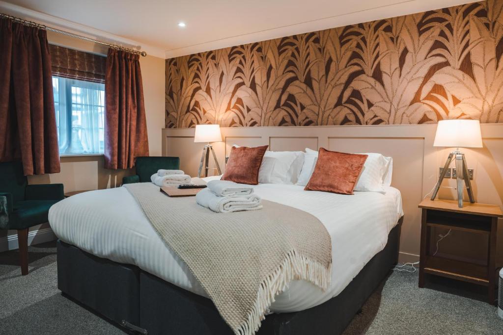 Book to stay overnight at Harper's Steakhouse in Swanwick Marina, Southampton